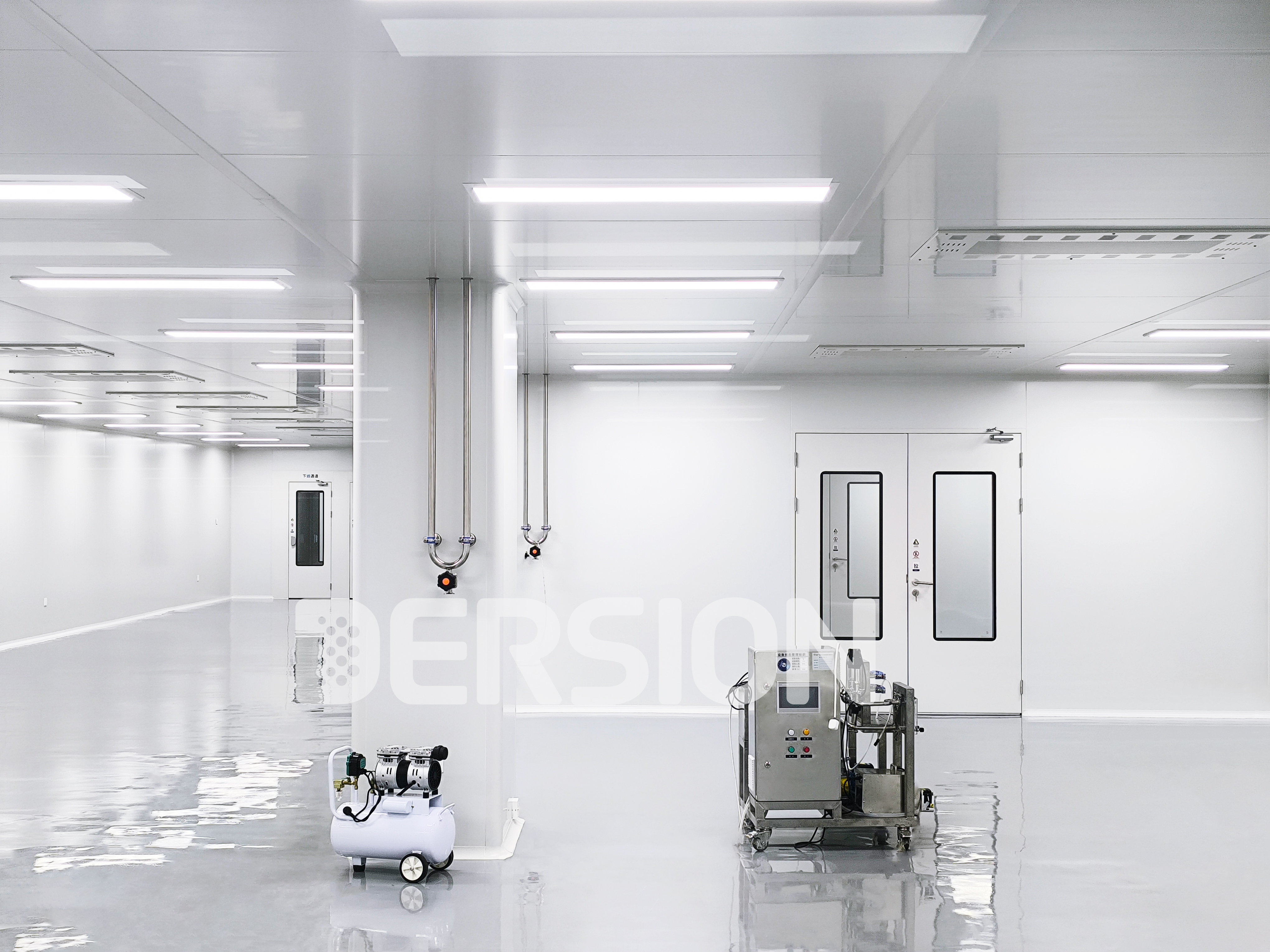 百级超净间应该如何布局FFU、空调、灯具等设备？